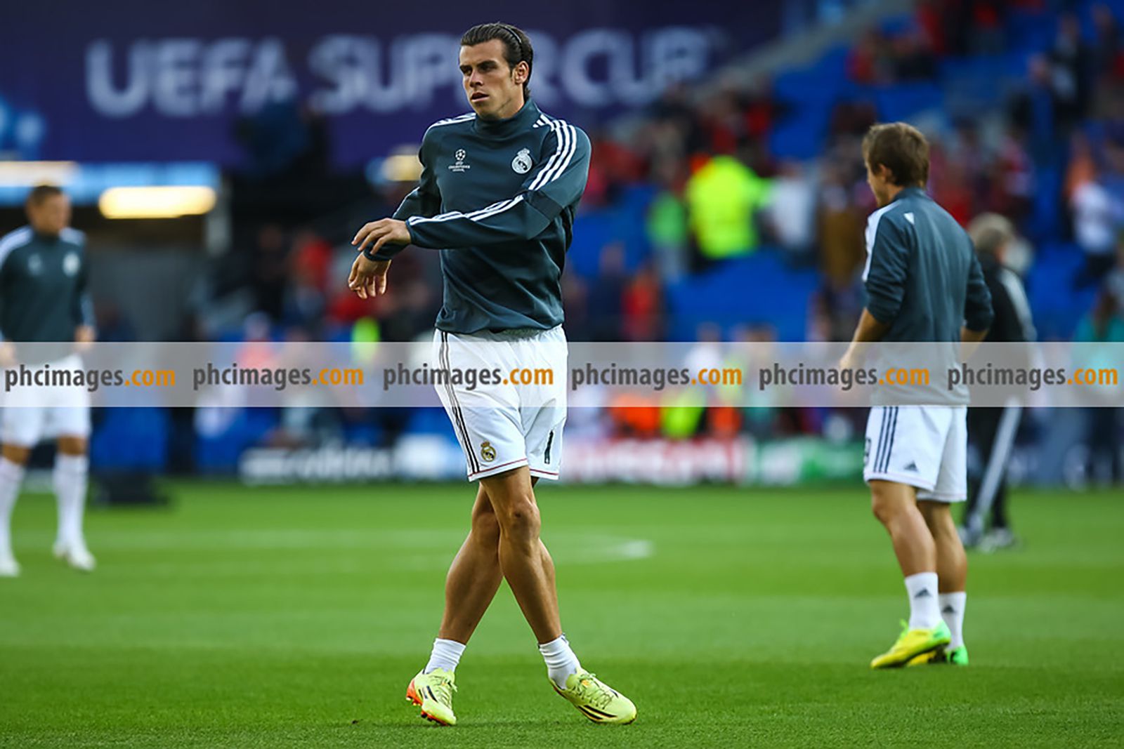 Gareth Bale warms up before the match