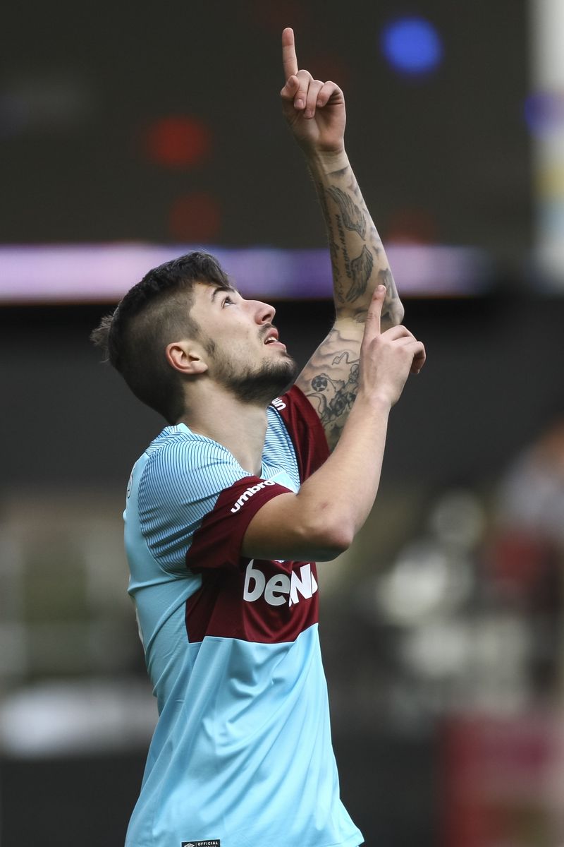 Spot a theme yet? Taylor Tombides pays tribute to his late brother Dylan Tombides after scoring during Noble’s testimonial. A poignant moment during an otherwise lighthearted day. (500mm, ISO500, 1/1000th, f4)