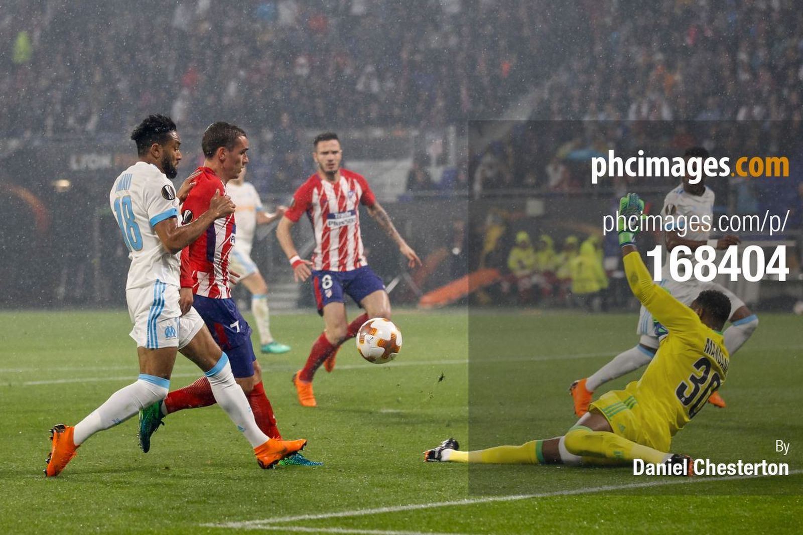 Antoine Griezmann scores Atletico's second in the Europa League Final