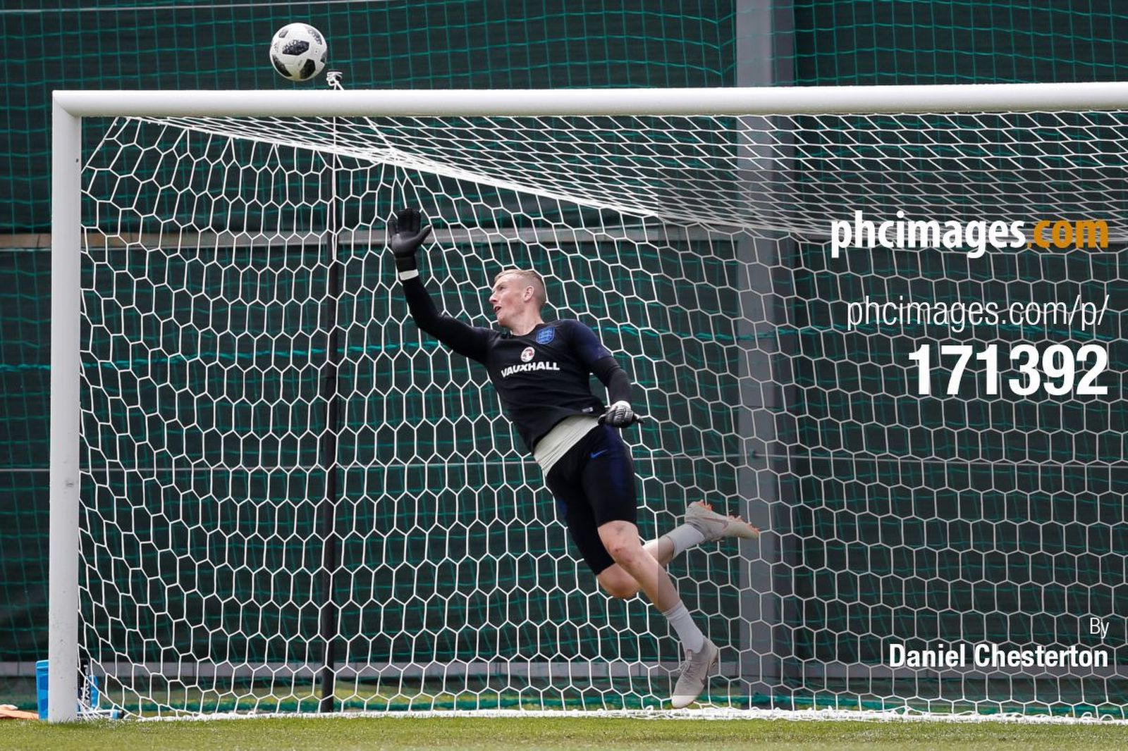 Jordan Pickford makes a save