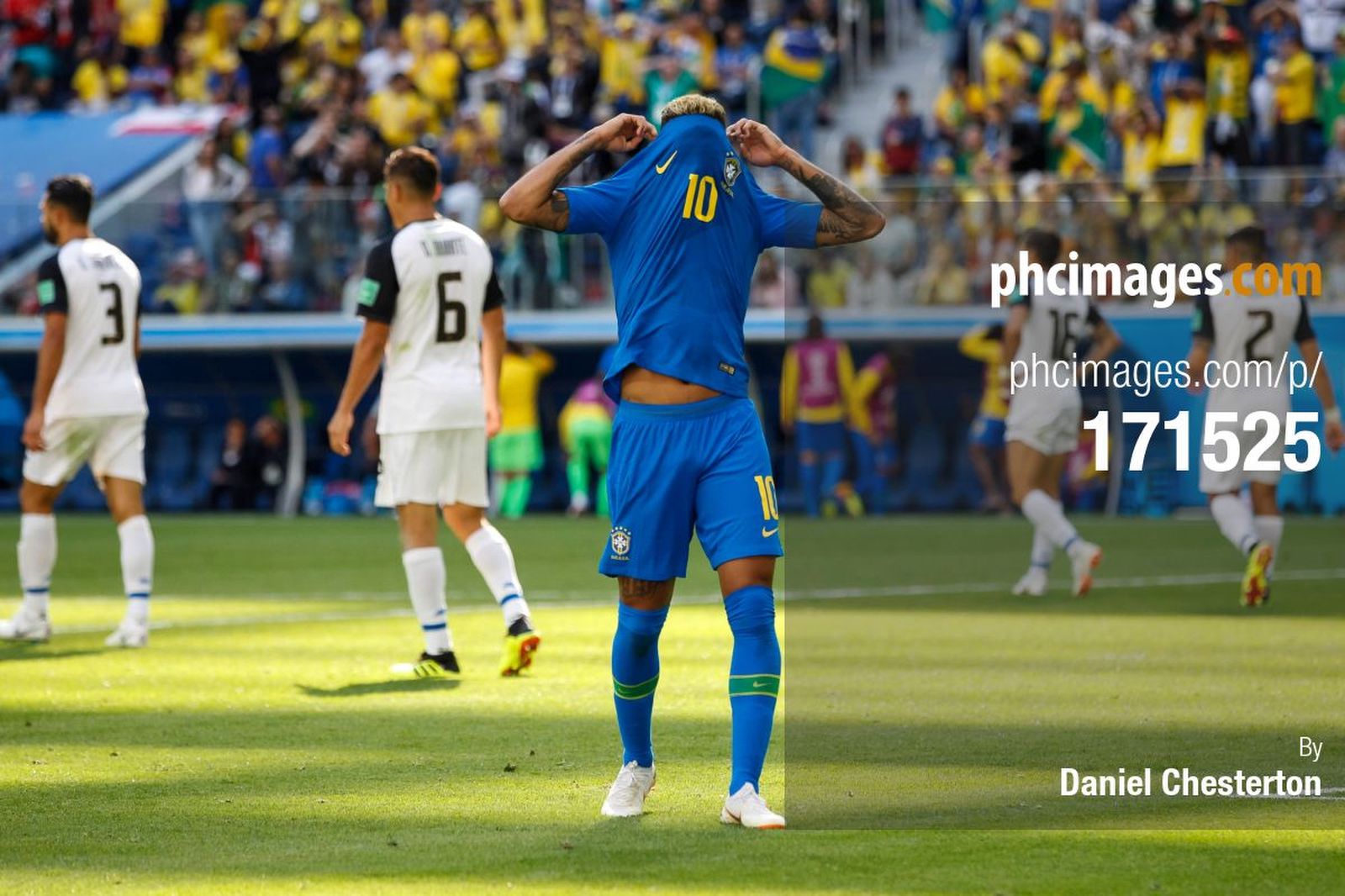 Neymar looks dejected after missing a chance