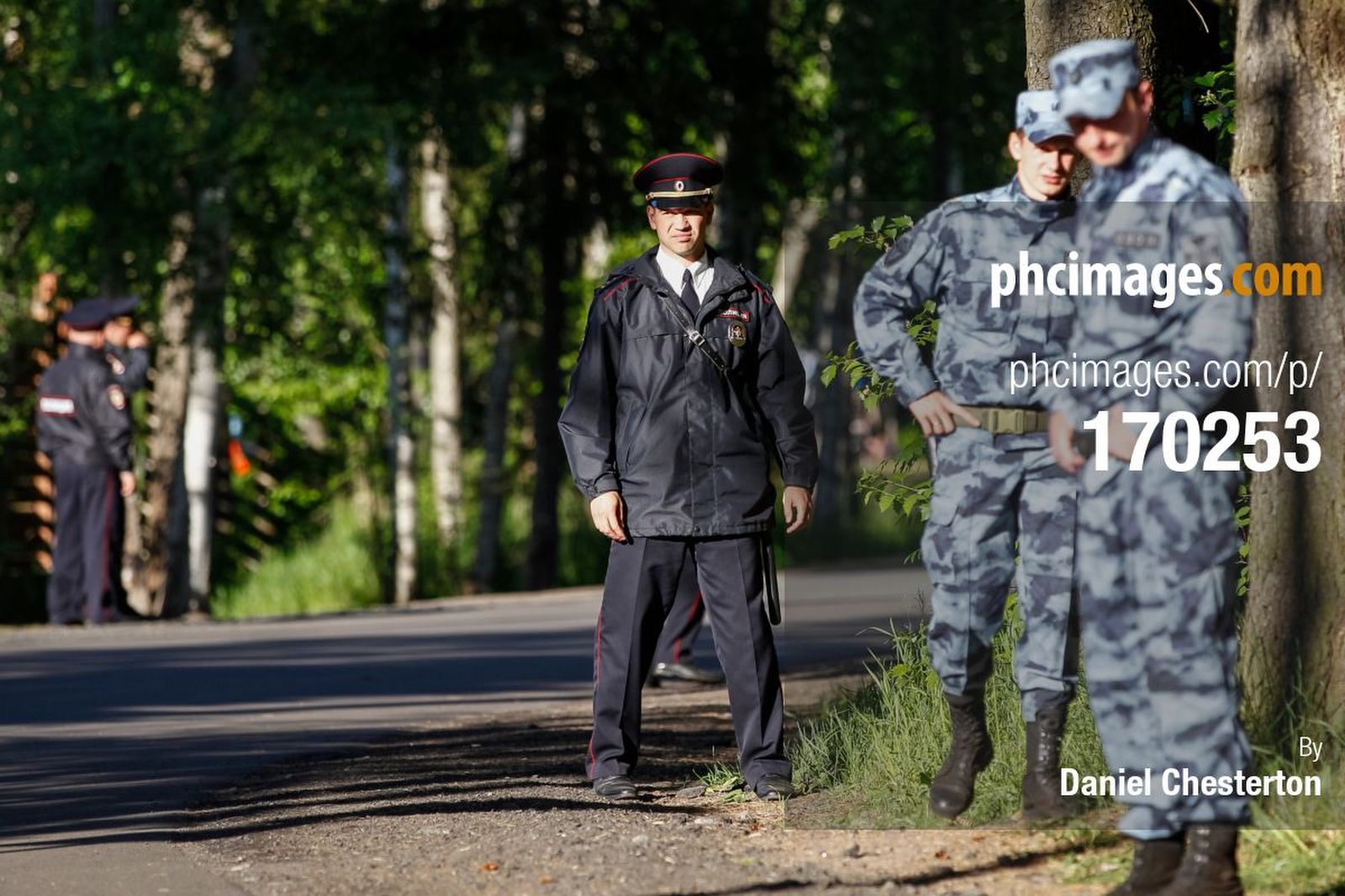 Russian police wait for England to arrive