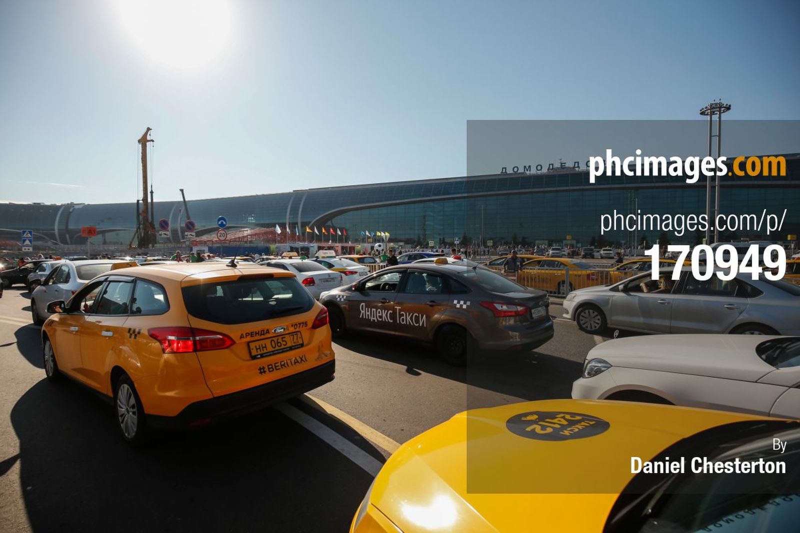 The taxi drop-off area at Domodedovo Airport. The photo doesn’t do it justice, it was carnage