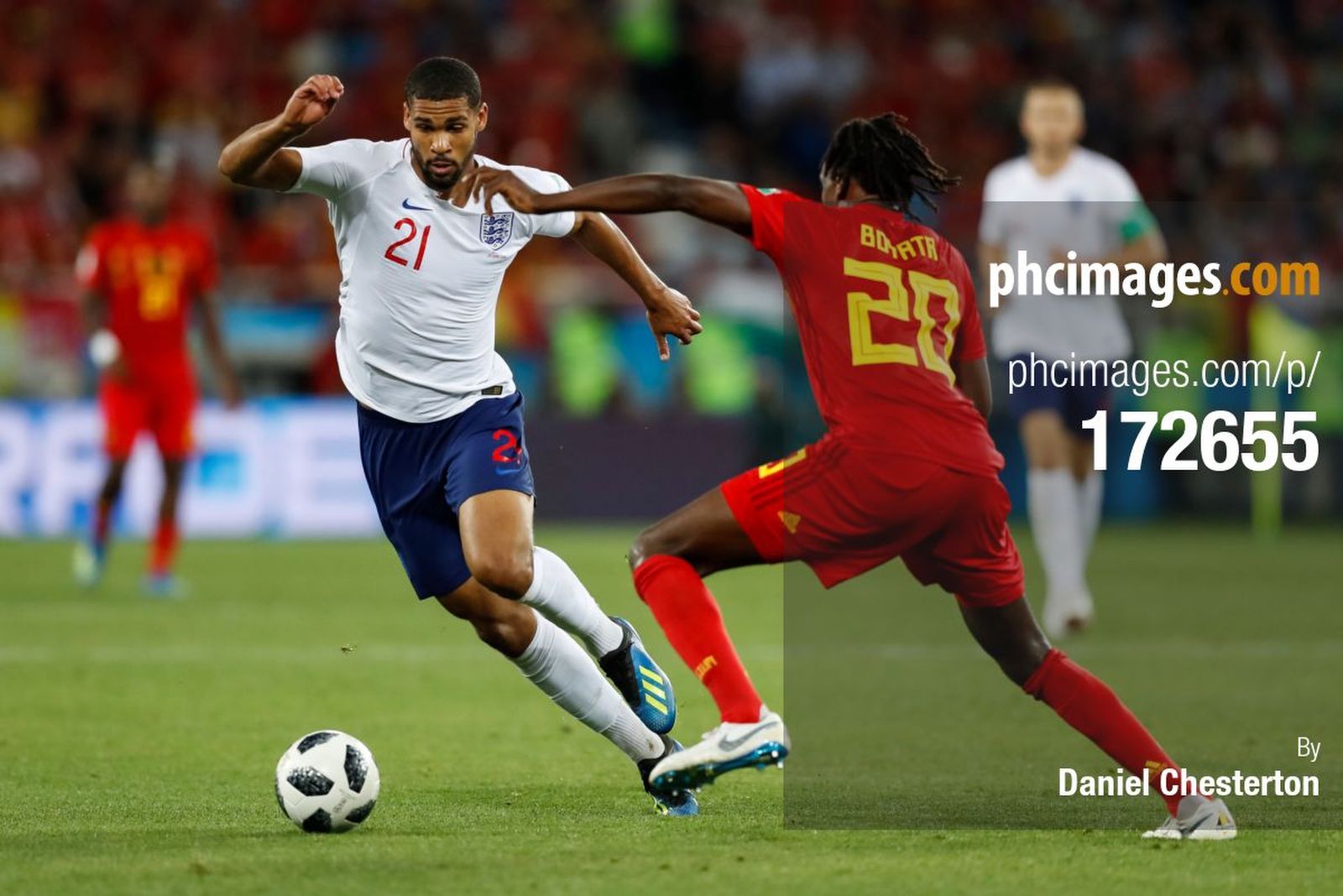 Ruben Loftus-Cheek takes on Dedryck Boyata