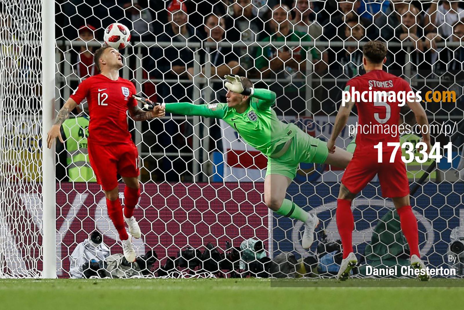 Kieran Trippier fails to stop the Colombia goal