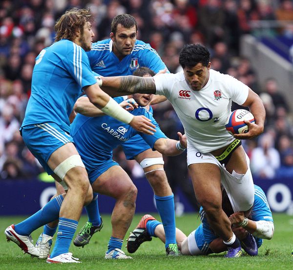 Manusamoa Tuilago loses his shorts against Italy