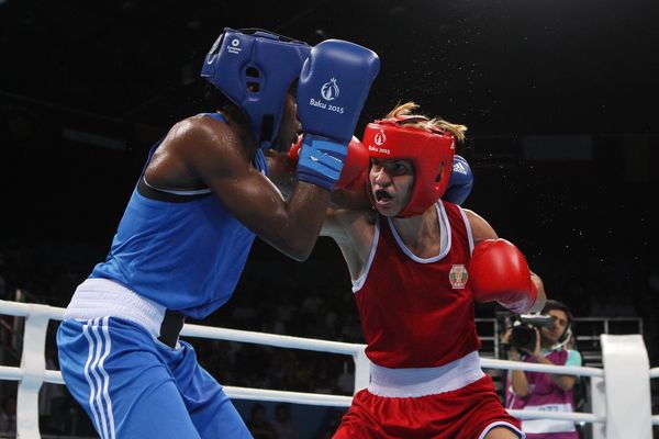 Nicola Adams fights Stoyka Petrova