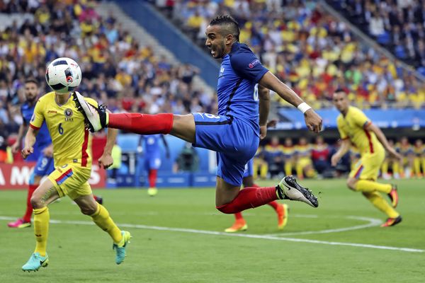 Dimitri Payet controls the ball against Romania at Euro 2016